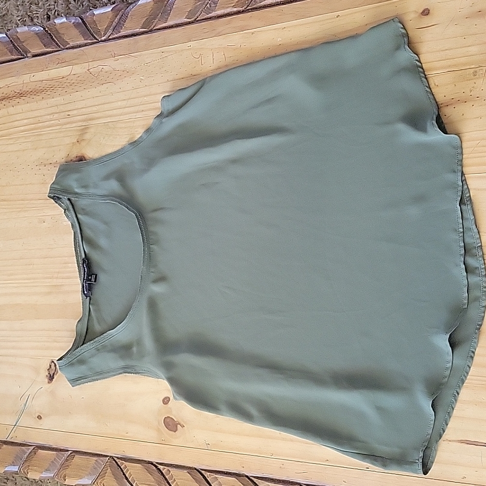 Banana Republic S green blouse